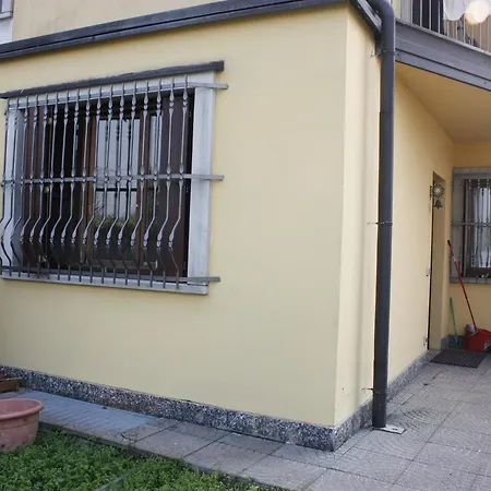 ベッド・アンド・ブレックファスト Relax ロー